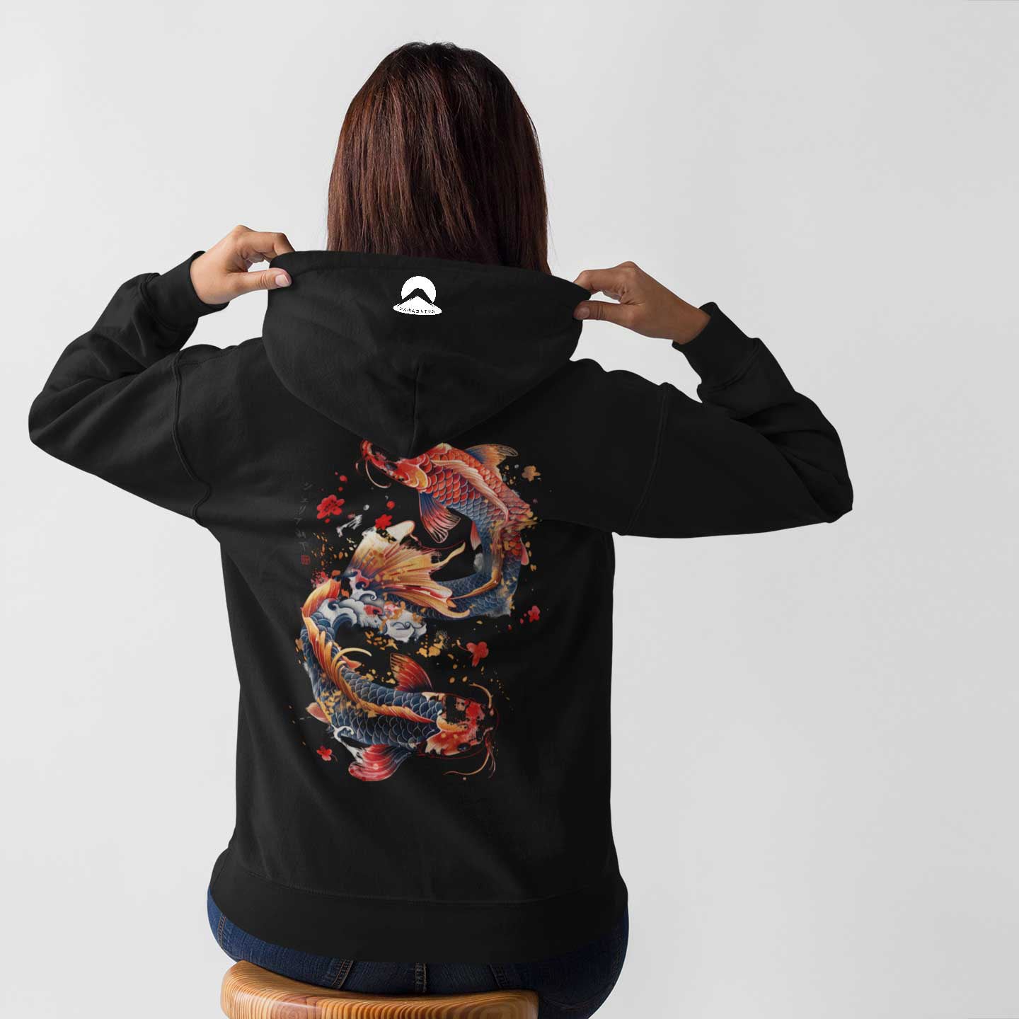 Japan Koi Hoodie Unisex Damen Herren "Dancing Koi" im Tattoo-Style von YAMASHITA in schwarz - Motiv hinten