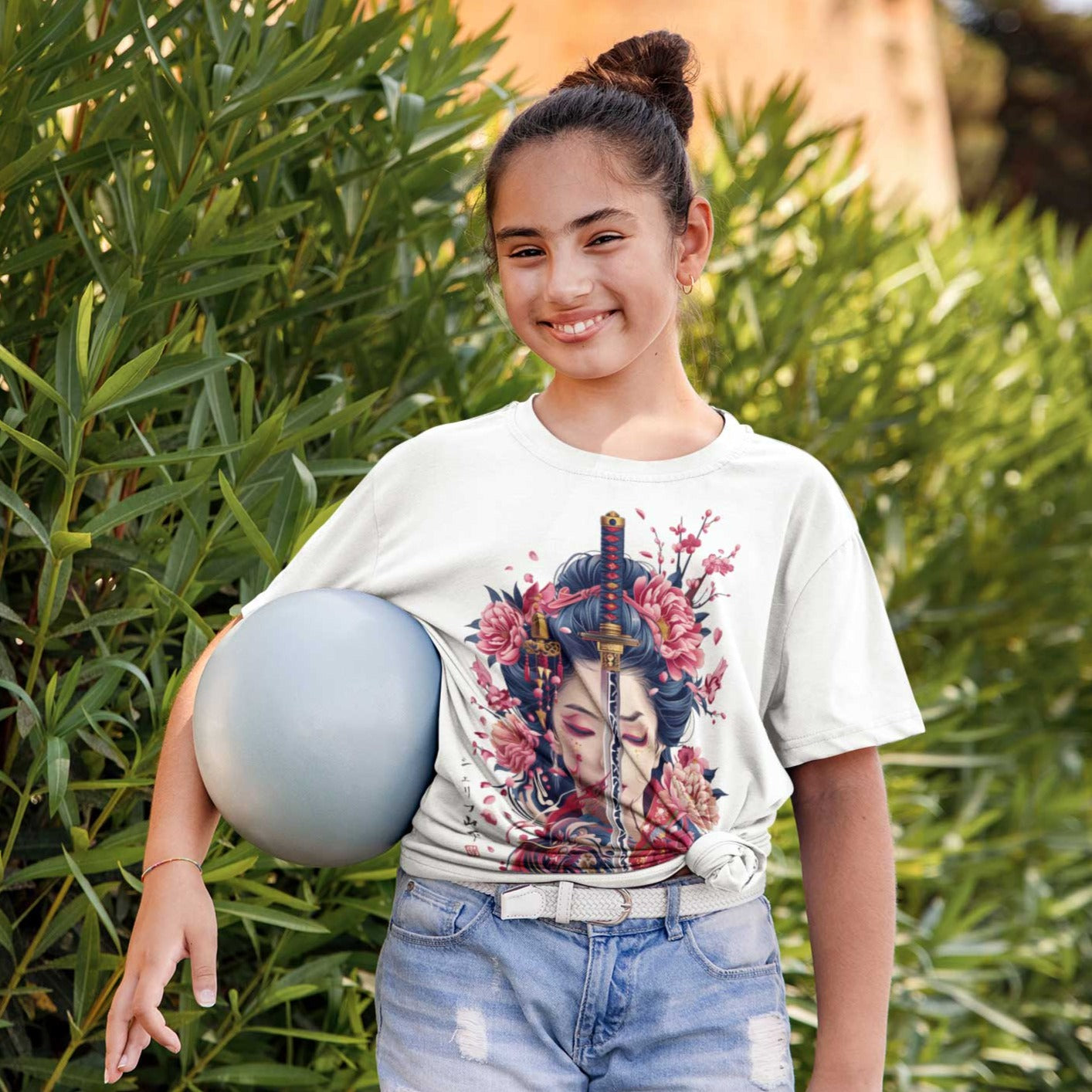 Japan Geisha Katana Premium T-Shirt "Geisha & Sword" im Tattoo-Style von YAMASHITA für Kinder in weiss