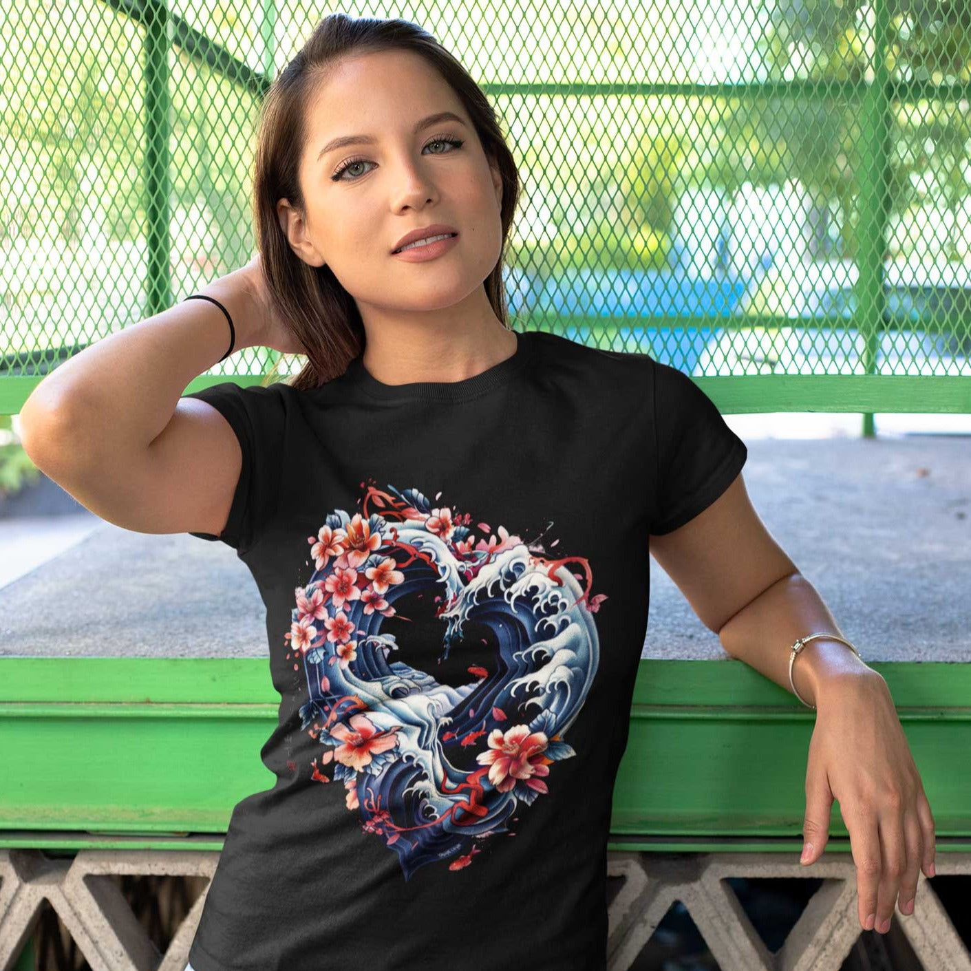 Japan Kanagawa Damen T-Shirt "Wave Heart" im Tattoo-Style von YAMASHITA in schwarz